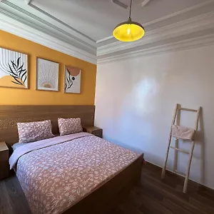 Julie's Airport Apartamento